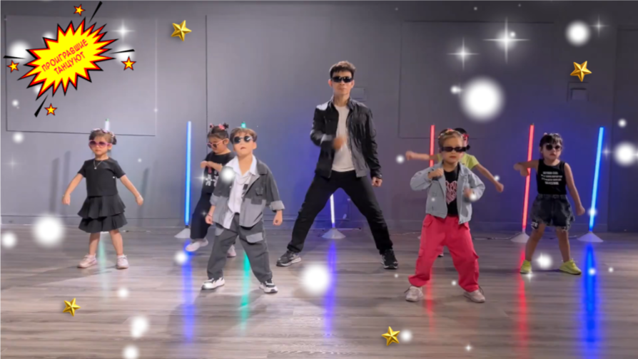 новогодняя виктория для детей на Новый год с танцами